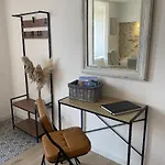 Charmante Maison En Pierre, Avec Terrasse Et Jardin Prive *