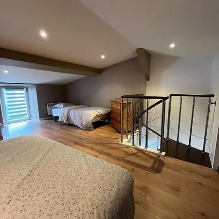 Charmante Maison En Pierre, Avec Terrasse Et Jardin Prive Jallais