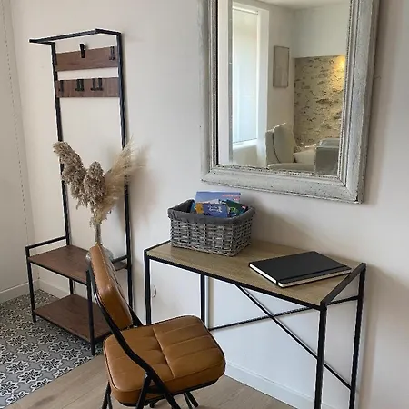 Charmante Maison En Pierre, Avec Terrasse Et Jardin Prive *