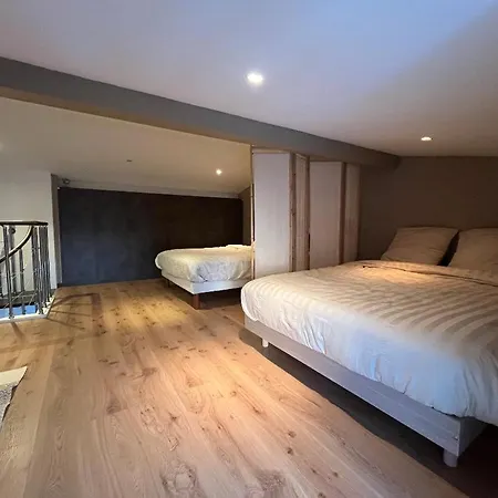 Charmante Maison En Pierre, Avec Terrasse Et Jardin Prive Jallais