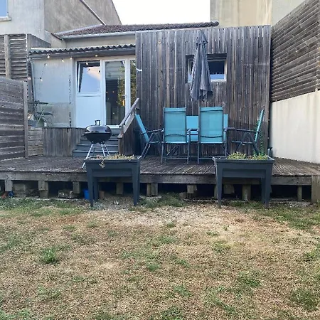 Charmante Maison En Pierre, Avec Terrasse Et Jardin Prive * Jallais