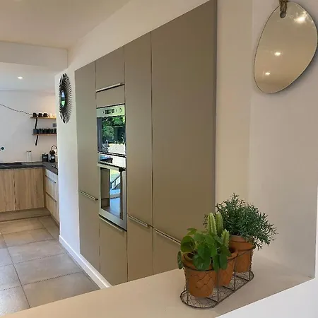 Apartmán Charmante Maison En Pierre, Avec Terrasse Et Jardin Prive Jallais