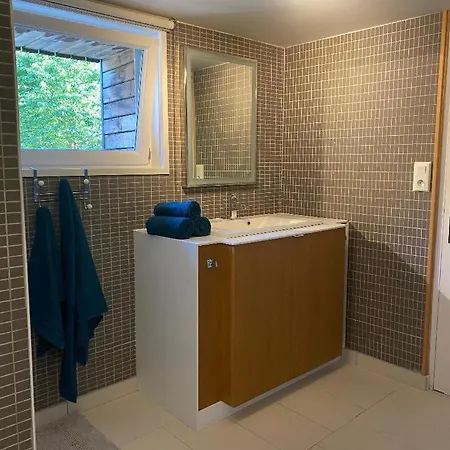 Charmante Maison En Pierre, Avec Terrasse Et Jardin Prive