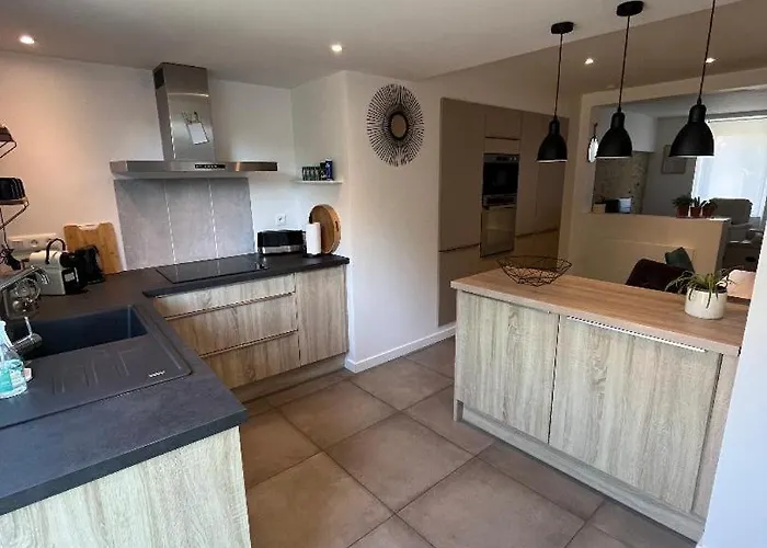 Charmante Maison En Pierre, Avec Terrasse Et Jardin Prive Lägenhet