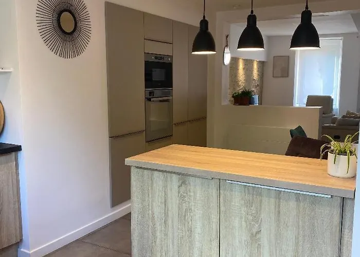 Charmante Maison En Pierre, Avec Terrasse Et Jardin Prive * Jallais