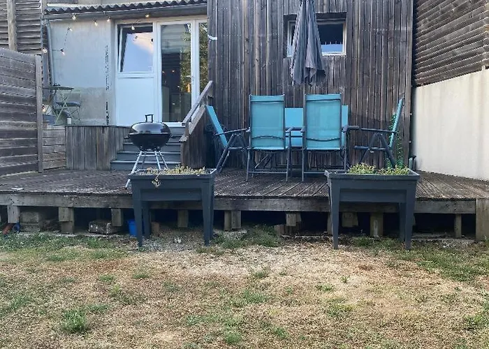 Charmante Maison En Pierre, Avec Terrasse Et Jardin Prive * Jallais