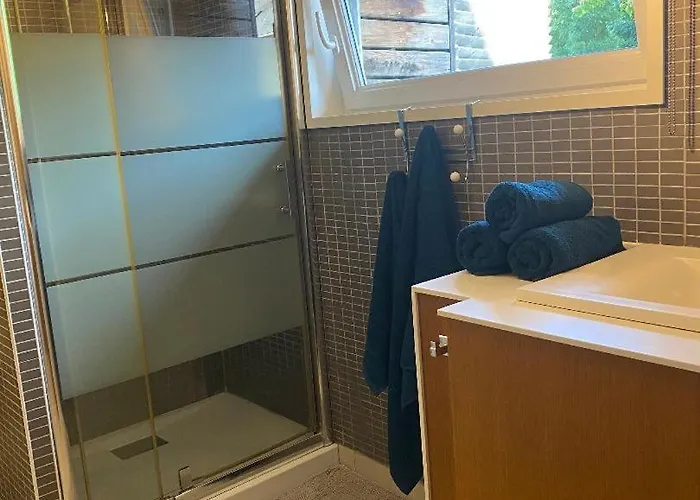 Charmante Maison En Pierre, Avec Terrasse Et Jardin Prive Lägenhet